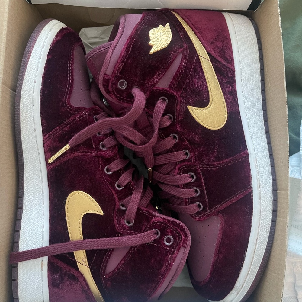 Air Jordan 1 Heiress GG 'Velvet'